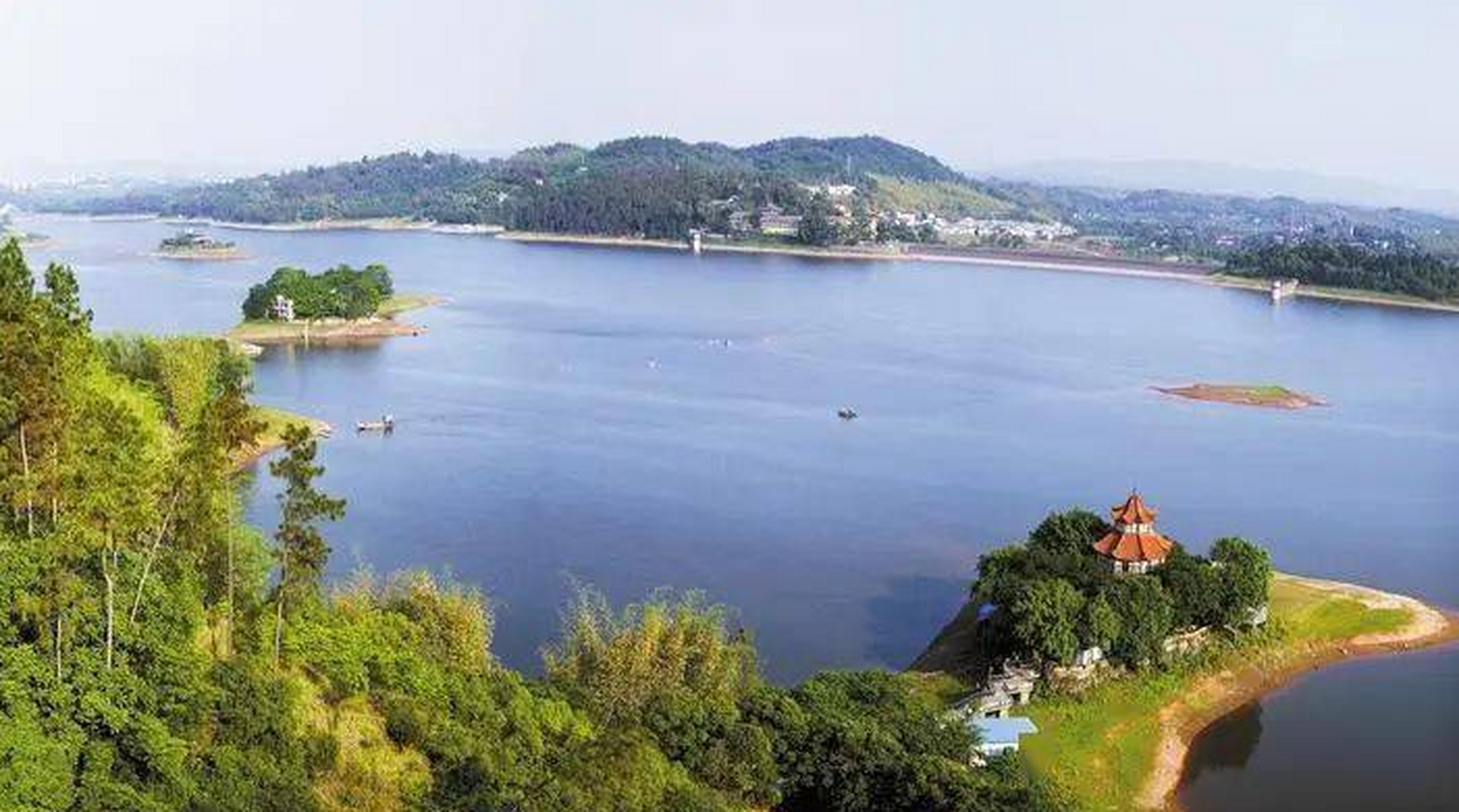 古宇湖圣灯山片区和云顶山片区都是绝佳的出游选择.