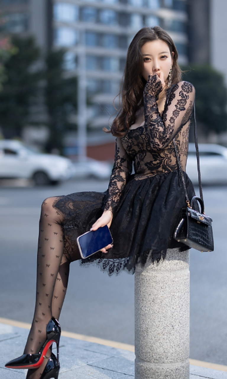 极品美女杨晨晨黑色纱裙写真