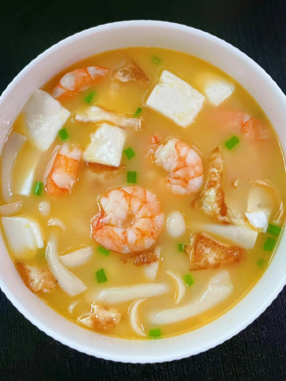 鲜虾菌菇豆腐汤,营养又鲜美! 简单易做,做法在图片上 小贴士 1⃣煎