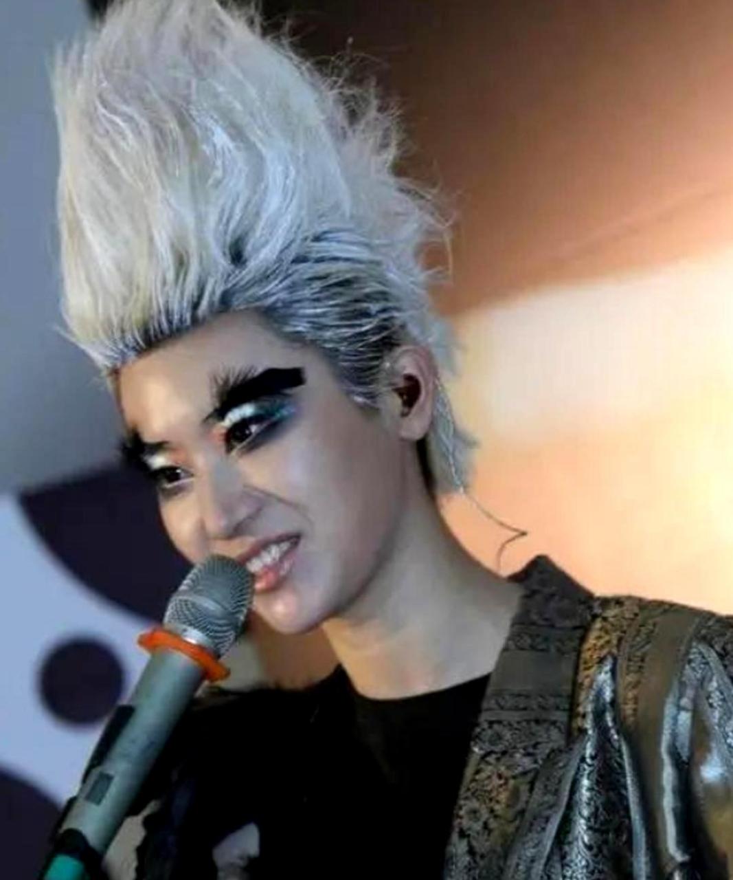 尚雯婕的奇葩造型在那些年里非常引人注目!