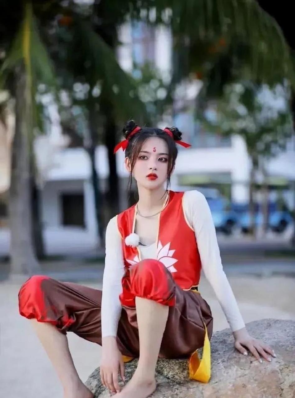 这个哪吒,就是脚有些大.