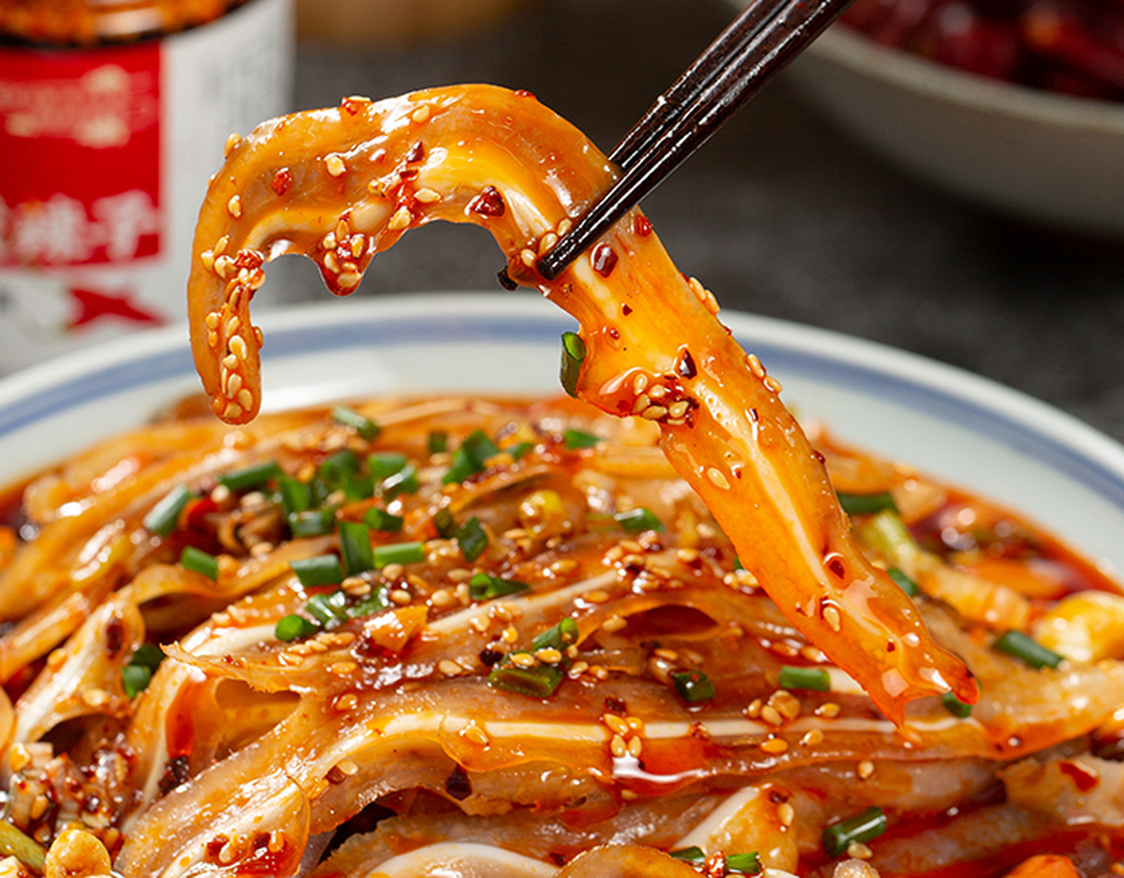 天气热了,很多时候就馋凉拌菜,辣椒油拌一拌,荤菜,素菜都好吃!真开胃!