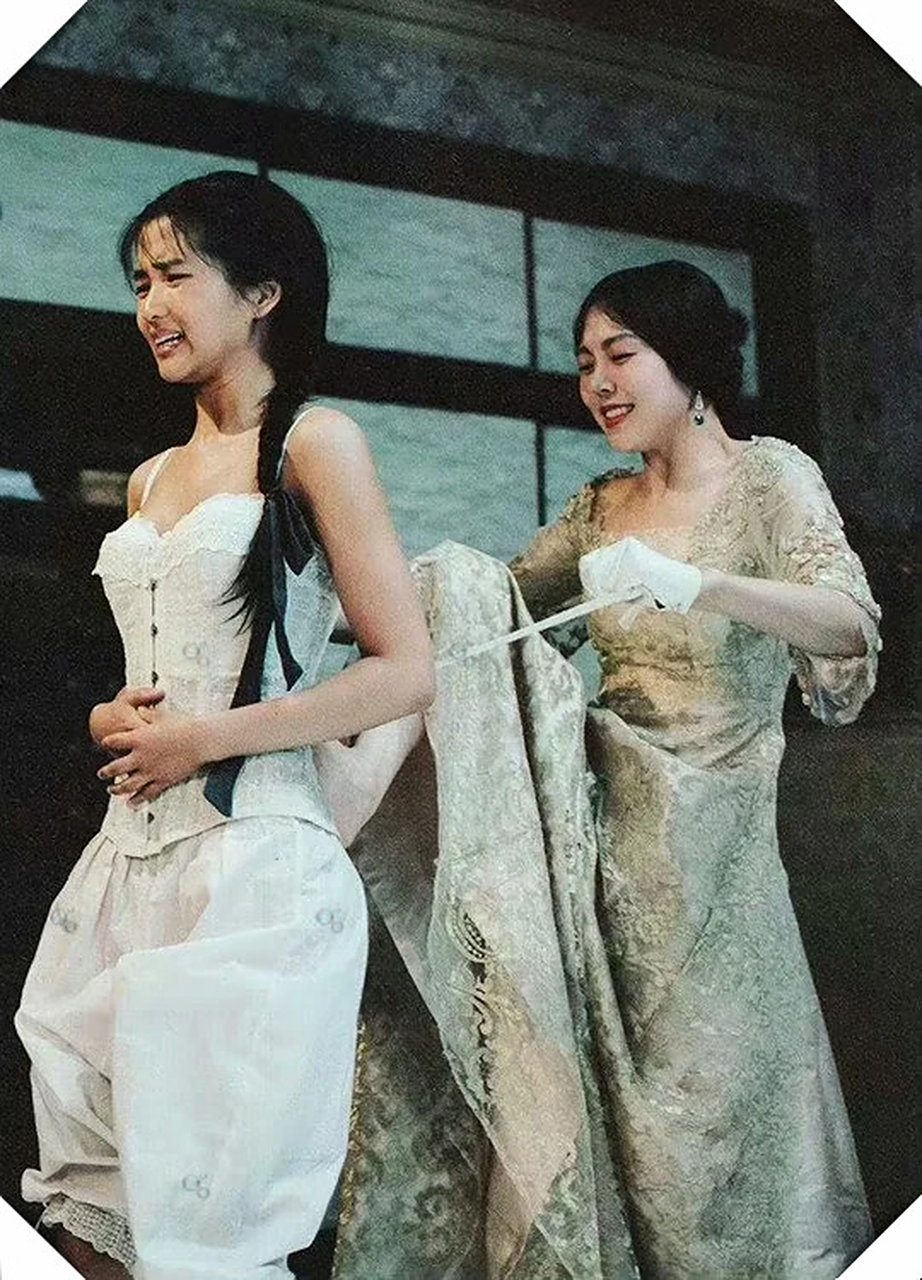 金敏喜×金泰梨  金敏喜与金泰梨的组合,奇妙而不可思议,就像是一场