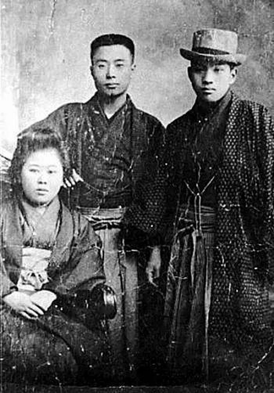 周作人要娶在日本的女佣羽太信子为妻,母亲不同意,鲁迅还把最大的房间