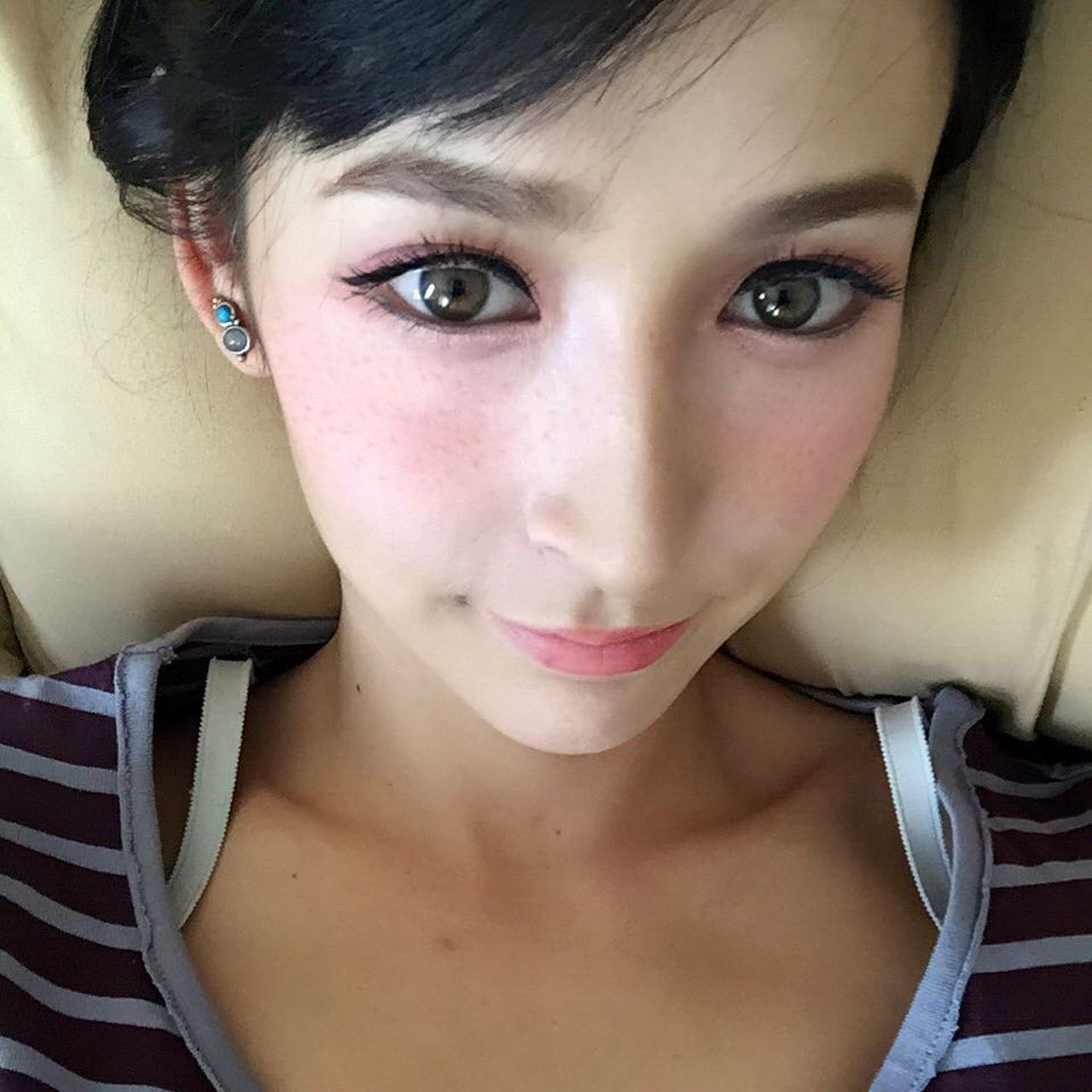 混血女神莉亚迪桑现状,颜值依旧那么抗打!#童年女神# #混血美女