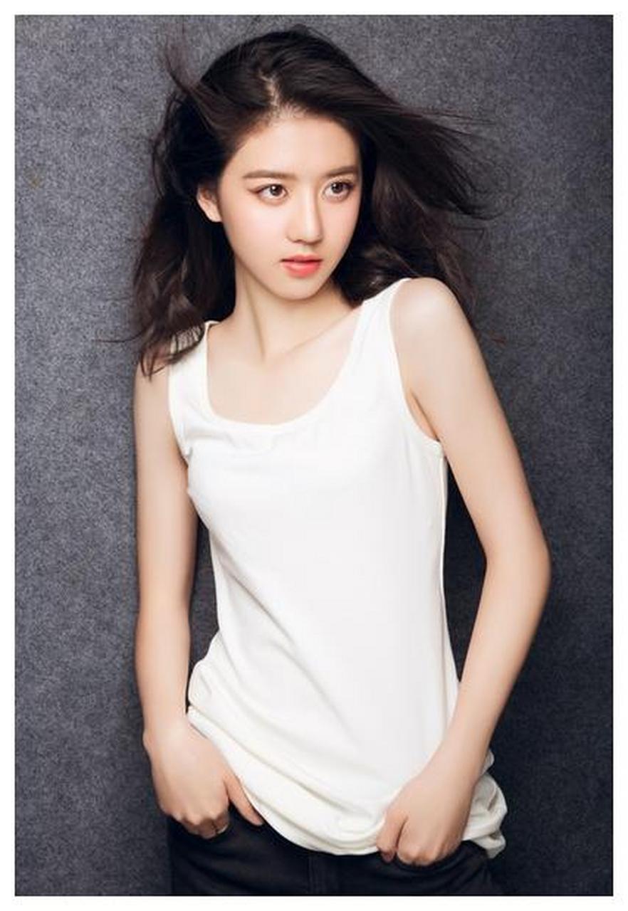 清纯脱俗李凯馨壁纸