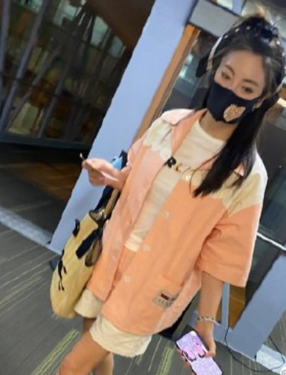 张雨绮追的虽然是玄彬这一类高大帅气型的男明星,在结婚对象的挑焉舷