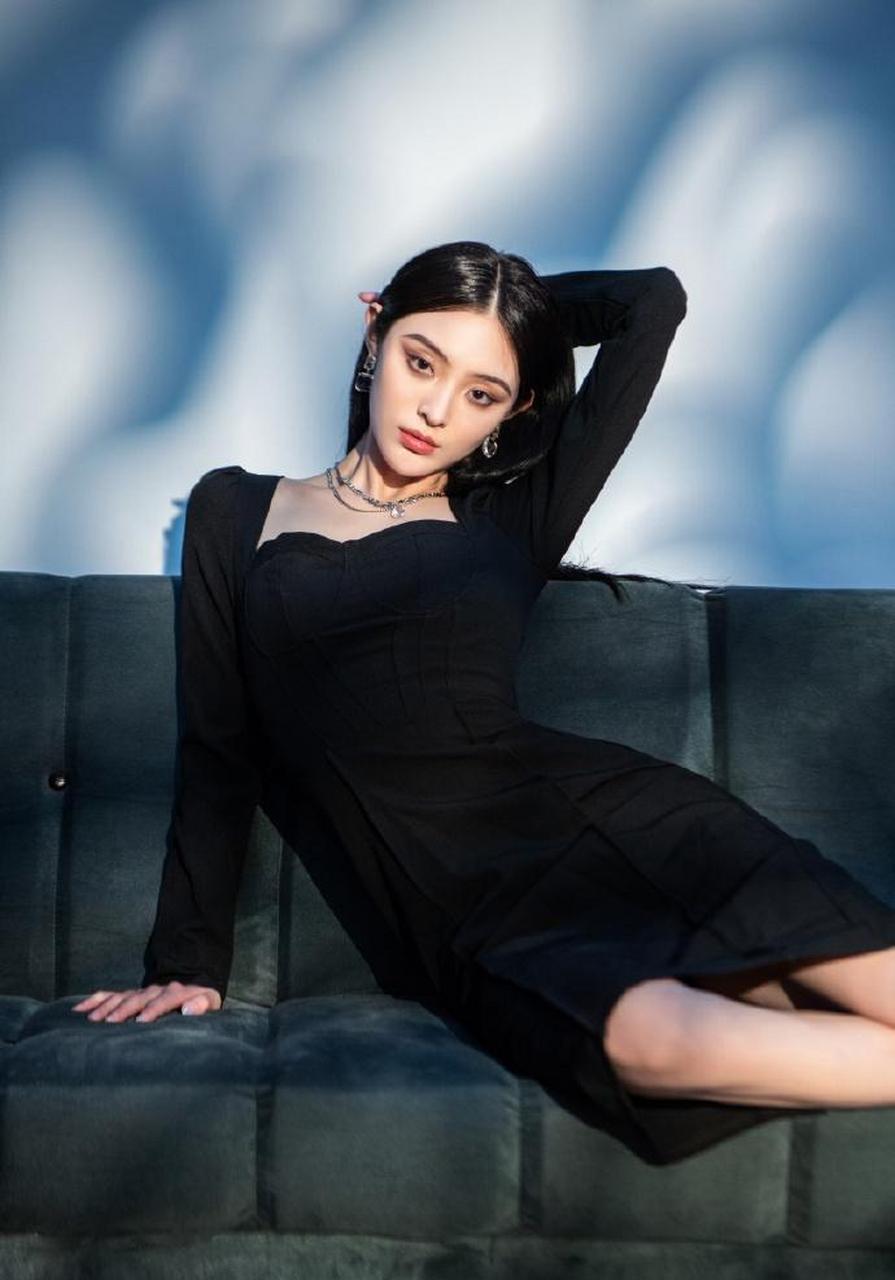 北京电影学院98年美女演员张新童美照欣赏