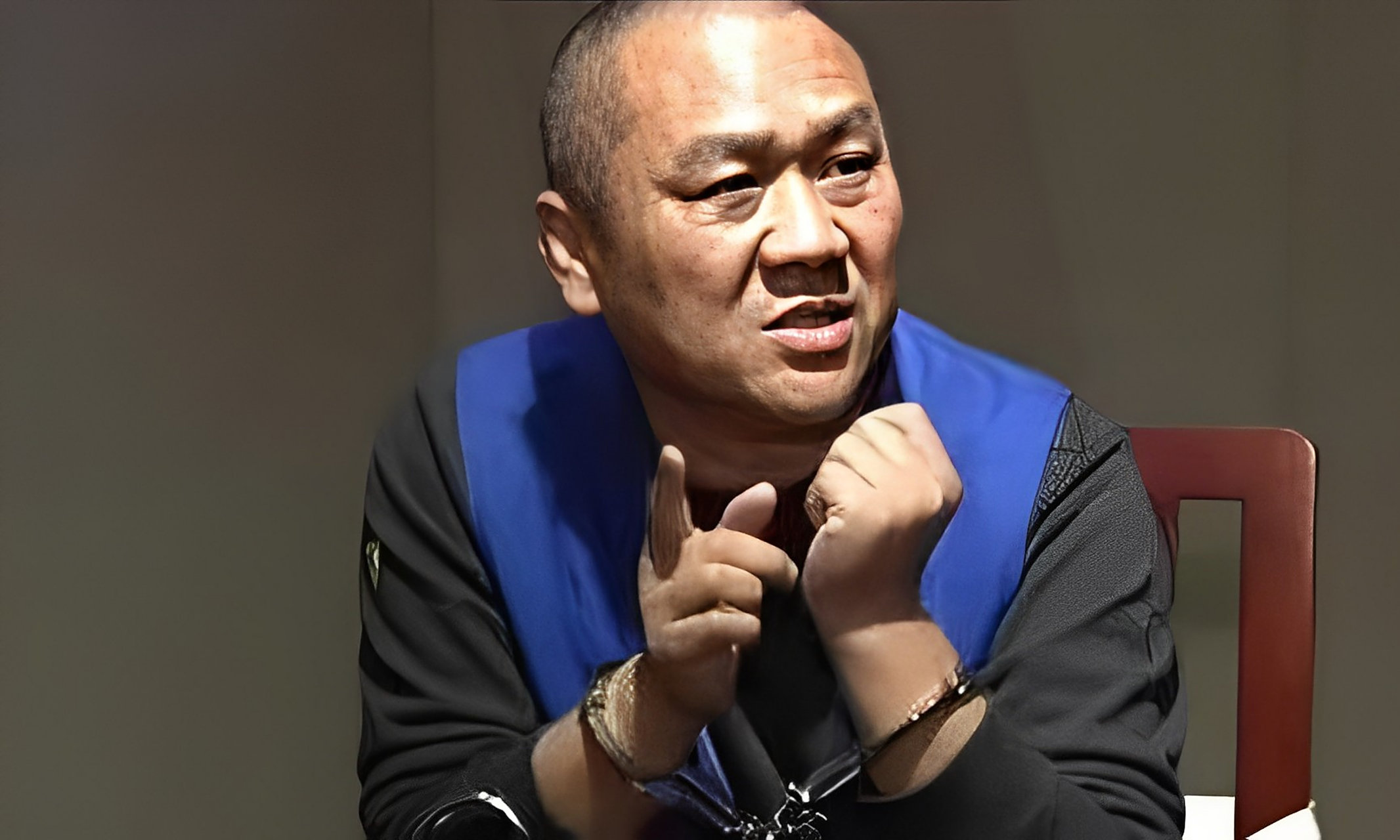 2015年,他被捕后,非常轻松地接受了这个事实,并说