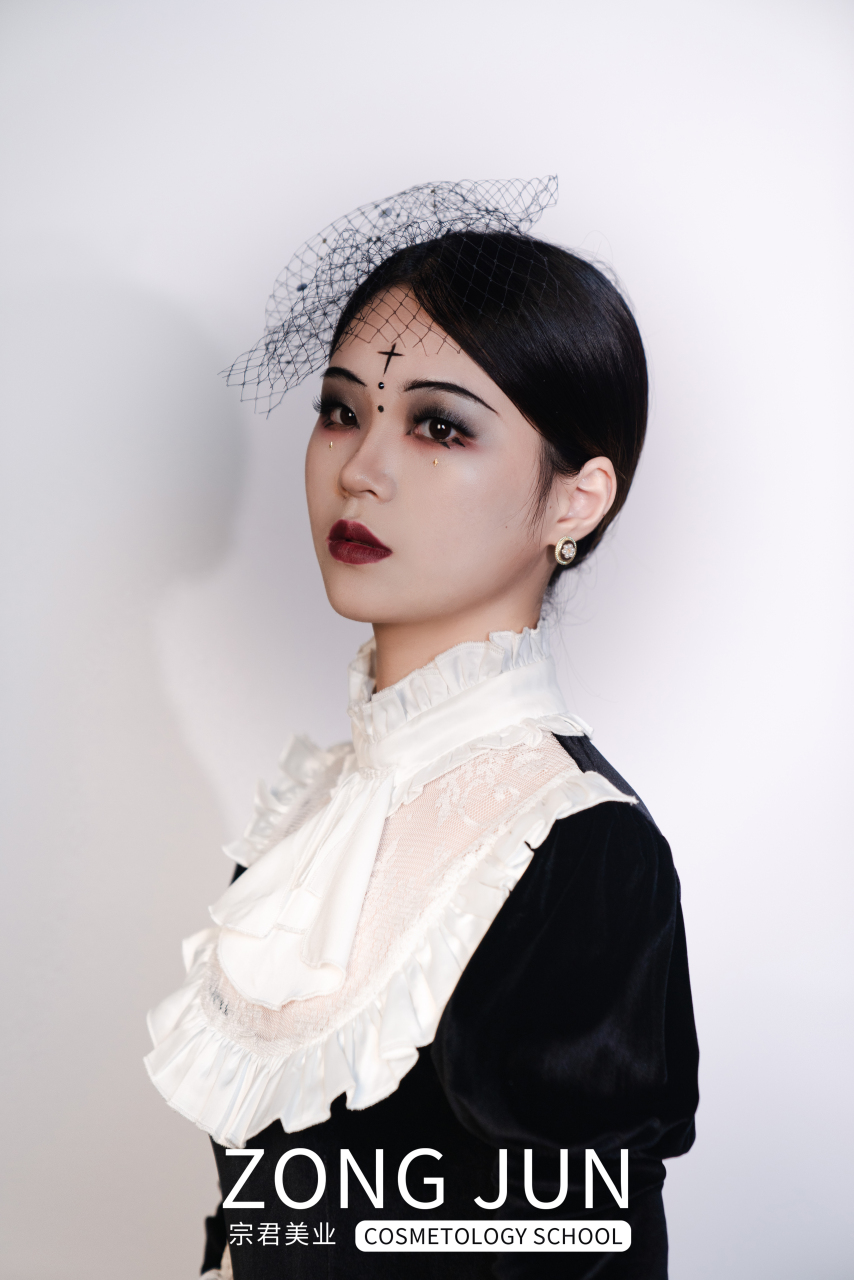 重庆化妆培训学校&学员创意哥特妆造分享#重庆化妆学校# #重庆学化妆