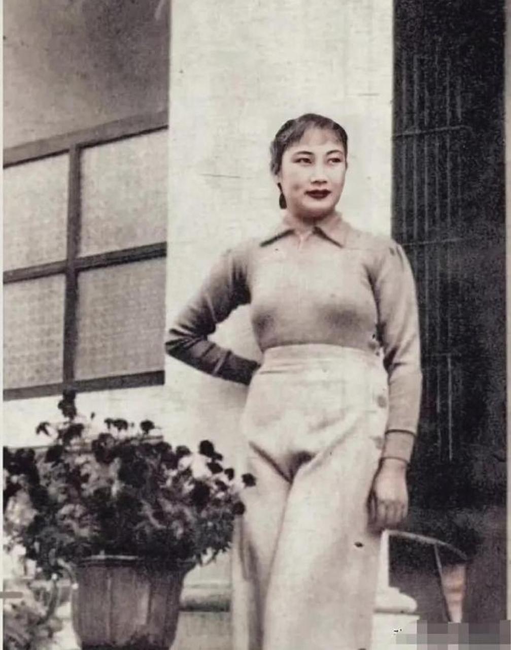 凭借她的美貌和演技,胡蝶成为了全国范围内知名的影星.她的才