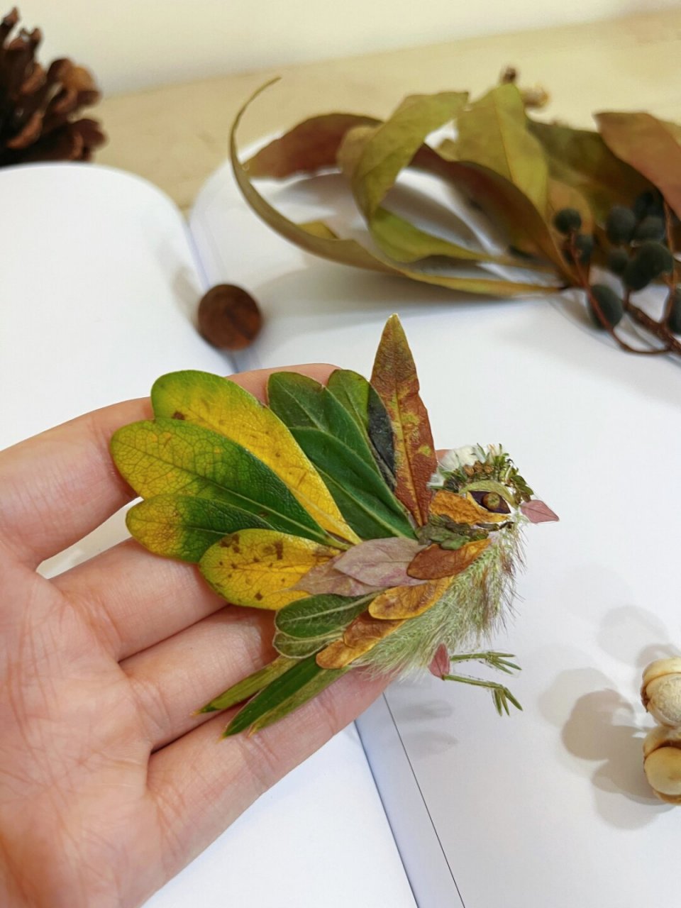 捡几片落叶做只小鸟吧~丨创意树叶贴画摆件  让我们一起出门踏秋,欣赏