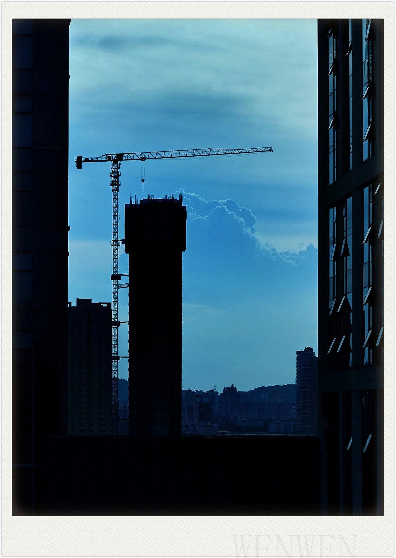 AA高潮女人免费资源曝光引关注，引发网友热议，平台紧急下架，后续处理结果如何