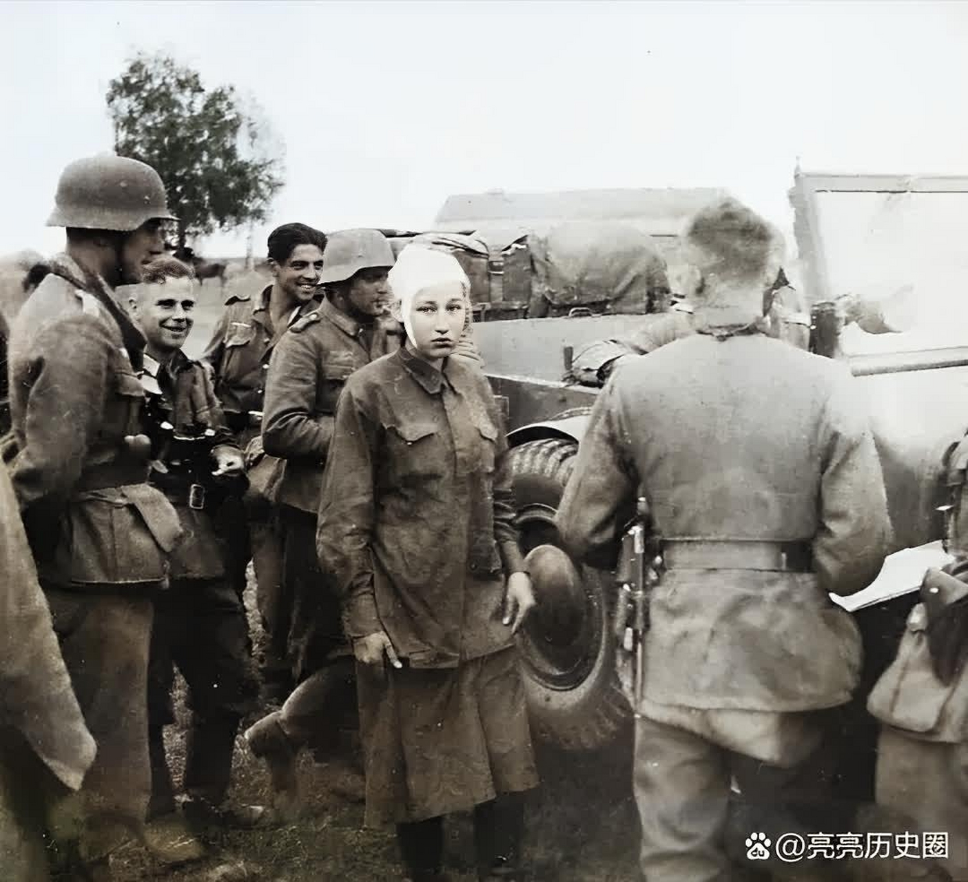 苏德战争是俘虏的女兵,让人心酸!看看女兵在苏联的照片.