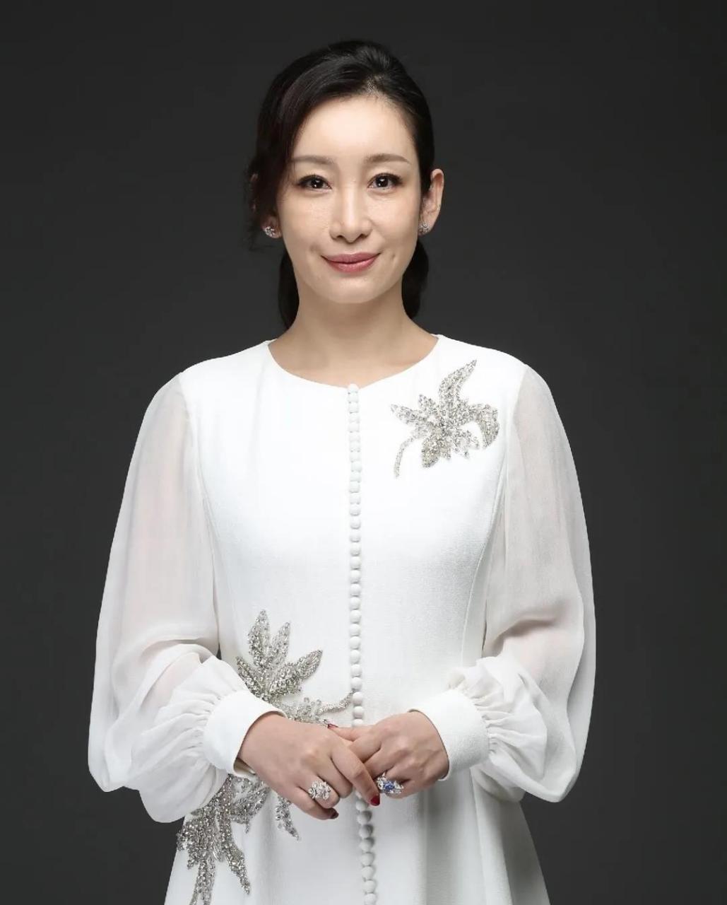 秦海璐高清写真3  本文并不代表小编赞同其观点和对其真实性负责.