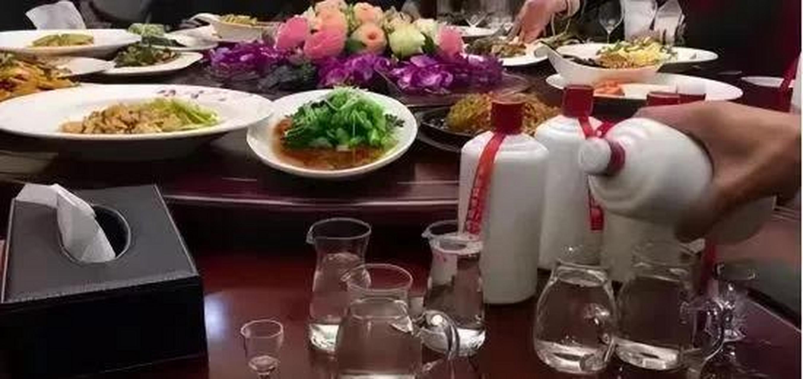 建议男性:参加高端酒局时,这3件事千万不要做,别得罪了人还不自知 第