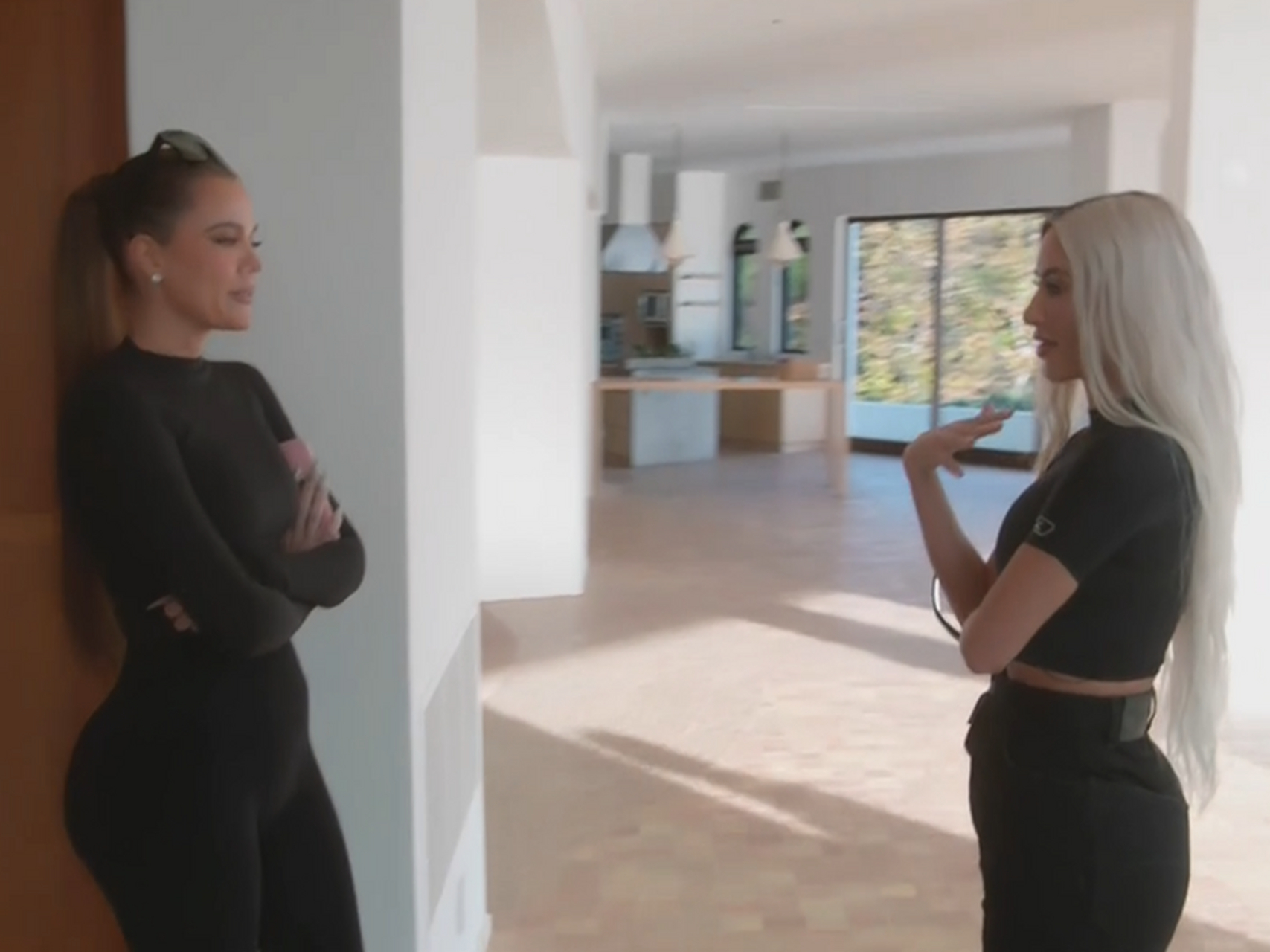 金·卡戴珊在最新一集的家庭综艺了展示了她价值7000万美元的马里布新