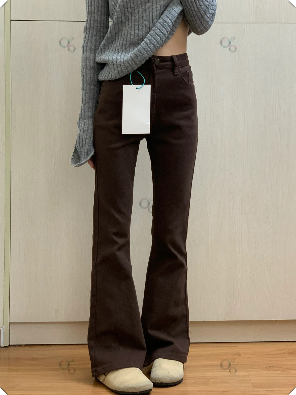 选择咖啡色牛仔裤绝对没错!