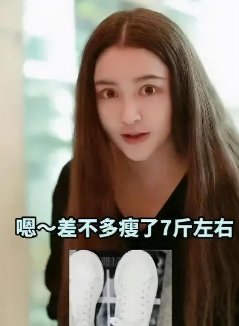 李心艾混血图片