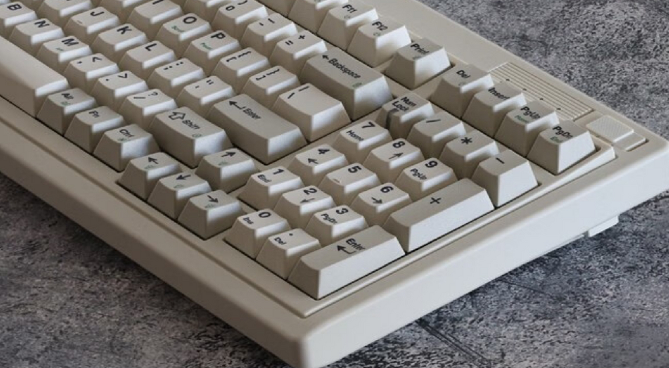 今天要给大家推荐一款机械键盘,那就是腹灵og98.