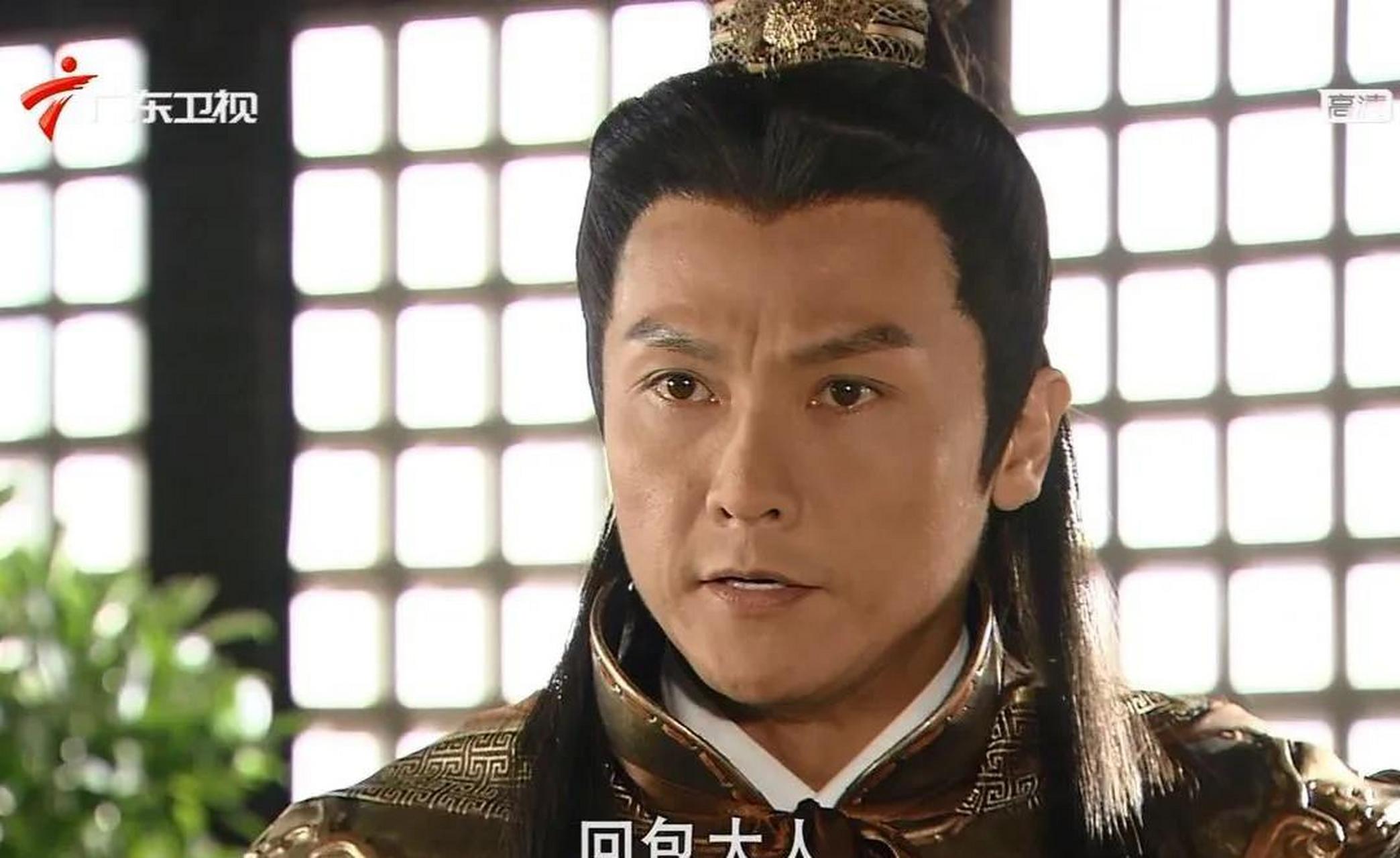 沈让《包青天》人物 沈让(关礼杰饰 ):商州马军指挥,武进士出身,经