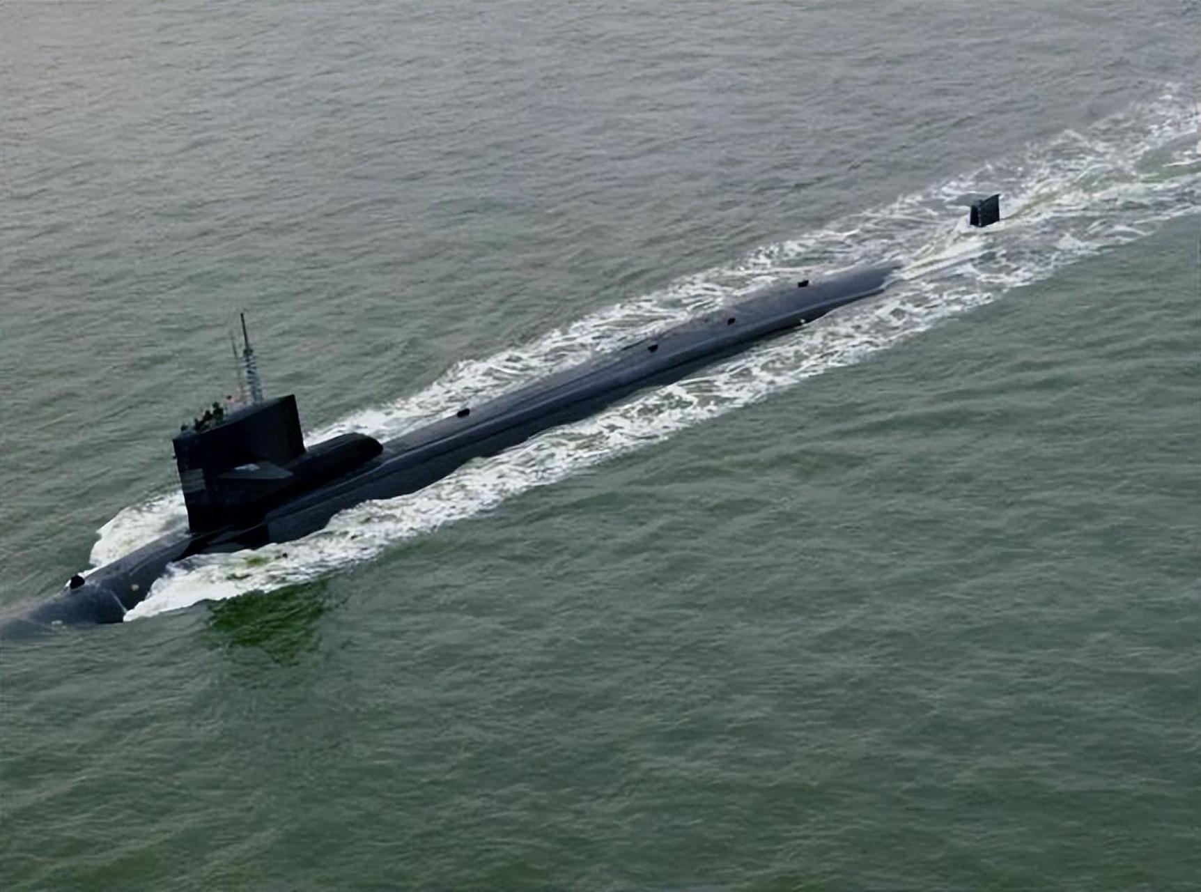 096型核潜艇或已下水,大规模列装后,中国海军全面超越俄罗斯 相比之下