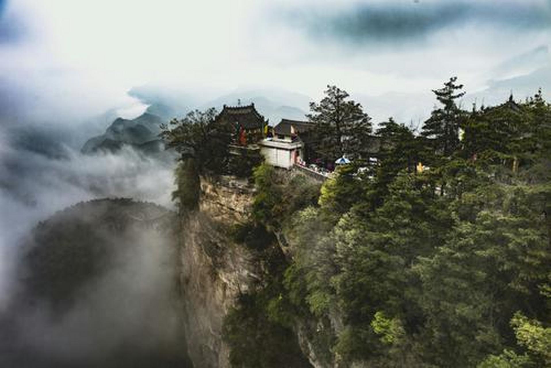 鸡峰山国家森林公园图片