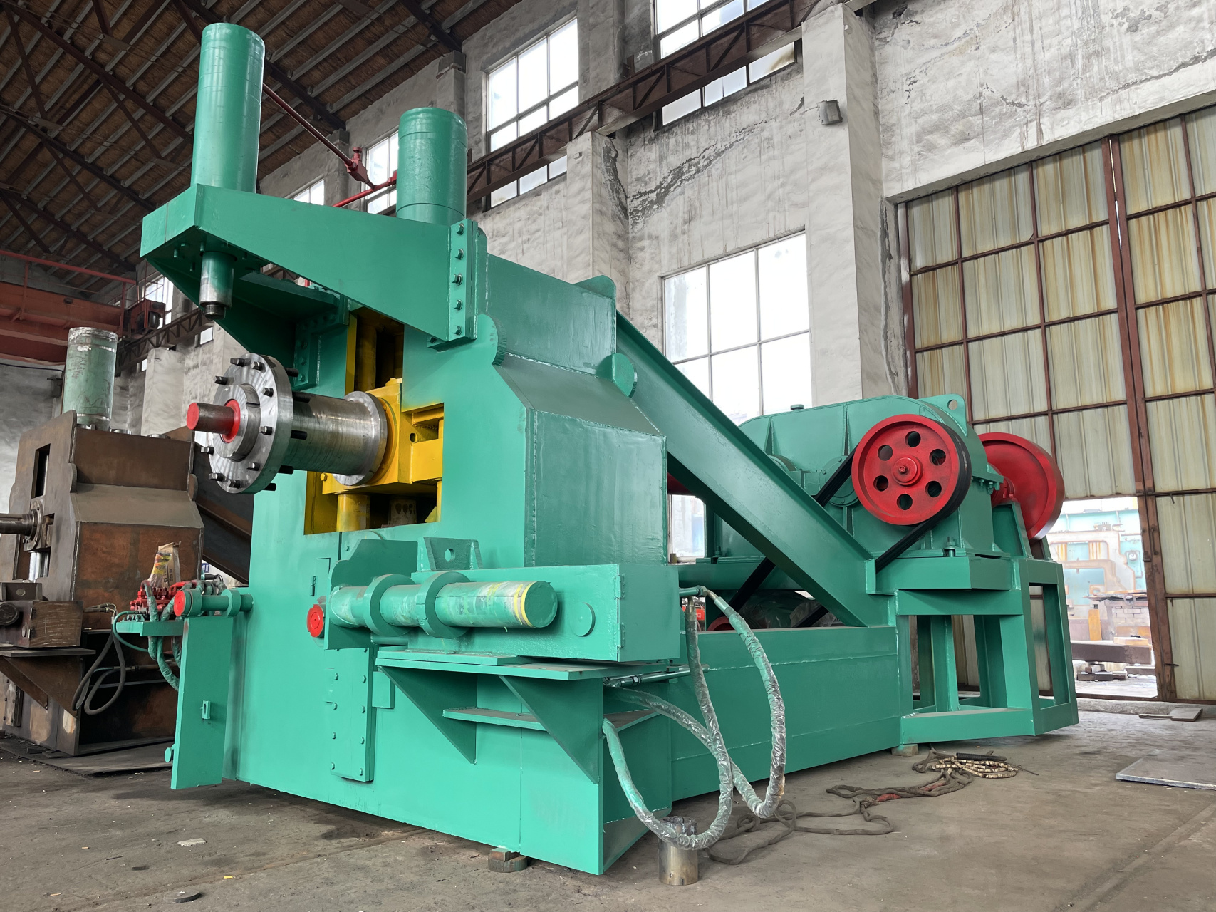 所制造碾环机产品具有外型美观,结构合理,操作方便等优点,同比老锻造