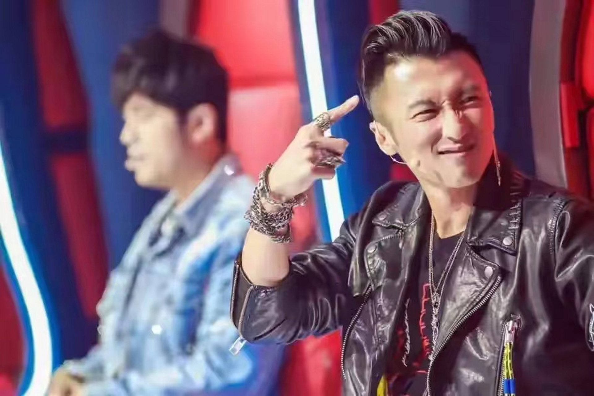 天后甄妮真的是太敢说了:霆锋=王菲=那英=那辛=