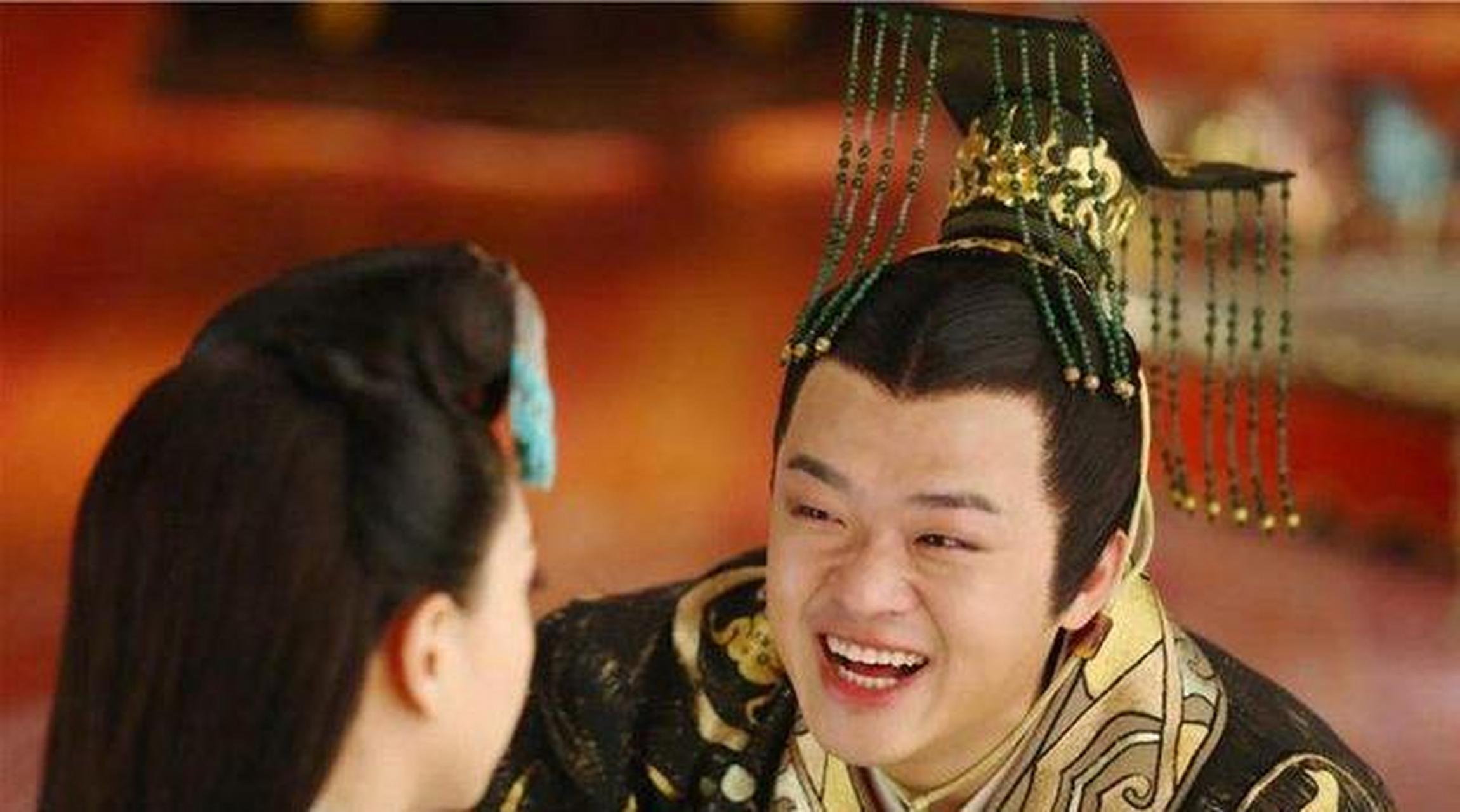 刘贺就是第一代海昏侯,此人一生履历十分丰富,他被封过"海昏侯",还干