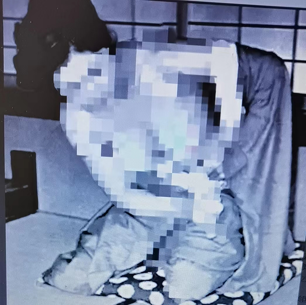 1945年,一名漂亮的日本女性切腹自尽照片,愚昧又残忍!