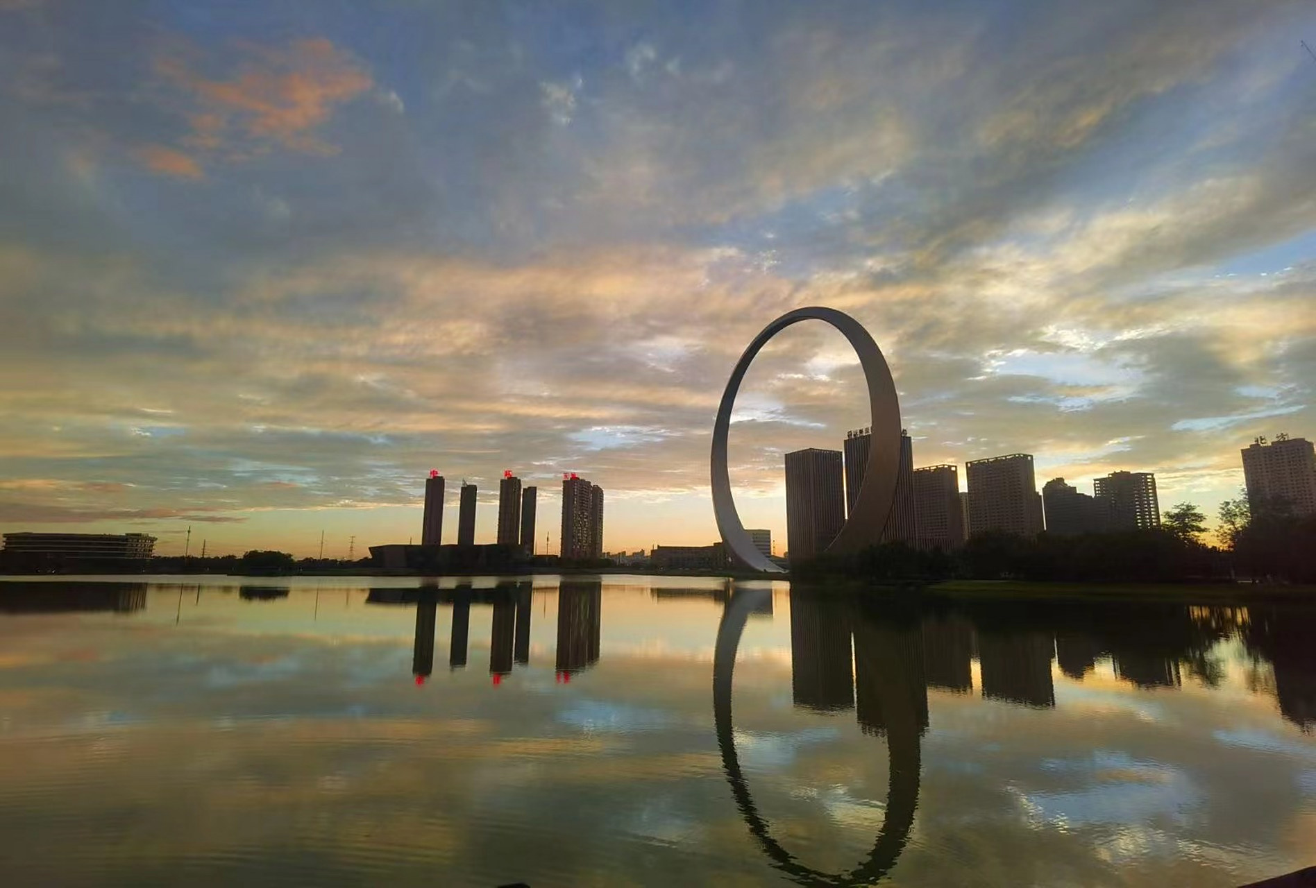 【沈抚新城地标——生命之环:晚霞不及你的美】 #网红打卡地辽宁杠杠