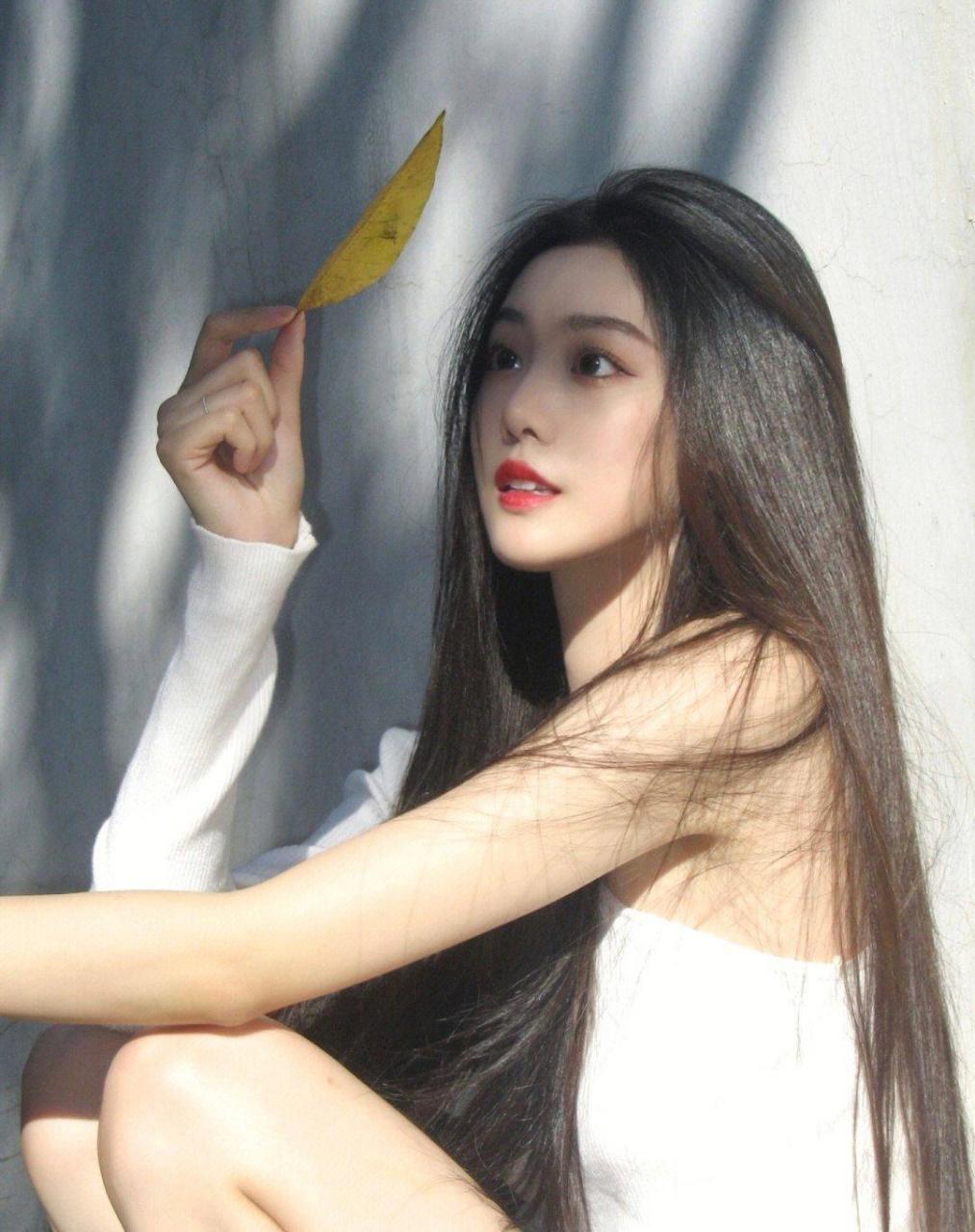 黑长直美女,女神范十足【心】