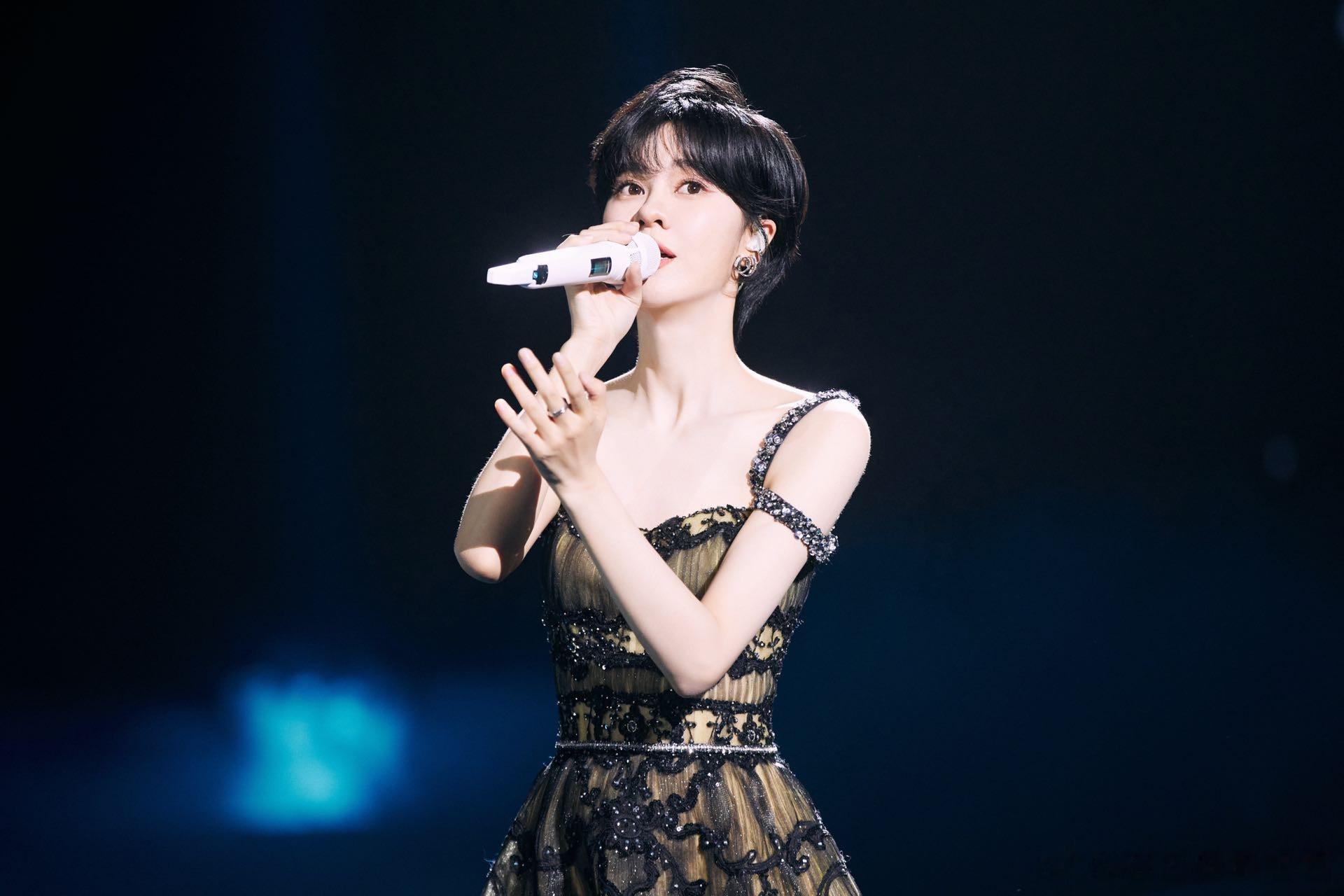 郁可唯入围金曲奖最佳华语女歌手# 她的音乐总是充满了力量,让人感到