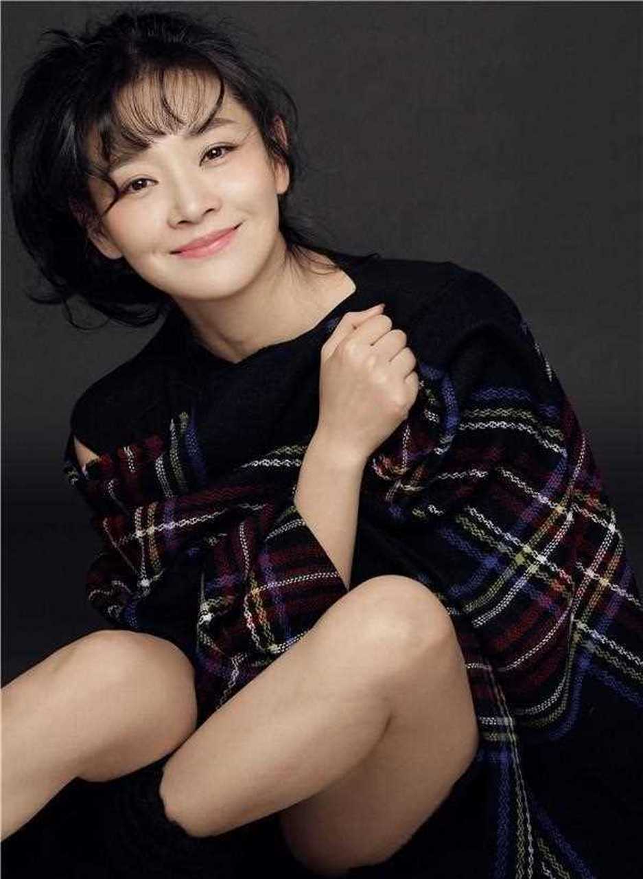 才女王维维,身材和容貌都很好,出道多年以来一直没绯闻,这可能是她不