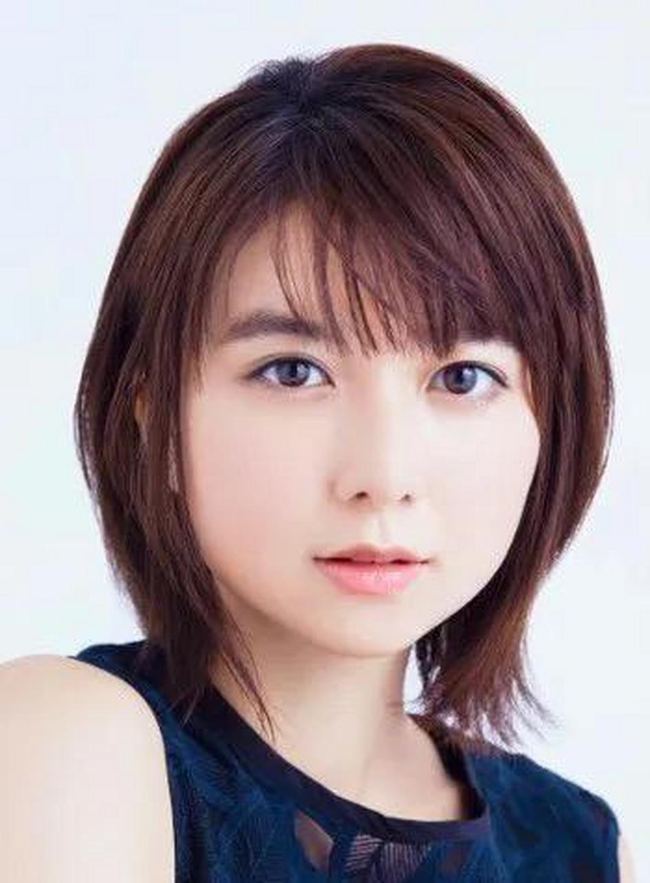 清纯甜美的日本女星上白石萌歌