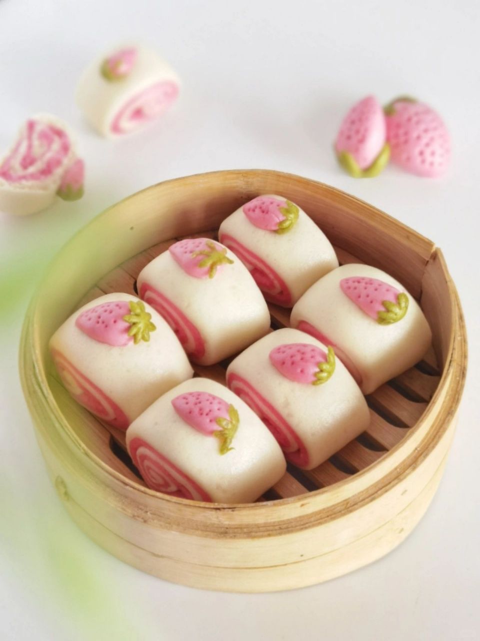 面食粉粉嫩嫩少女心爆棚草莓馒头 玩转面团之草莓馒头 今日份营业婴儿