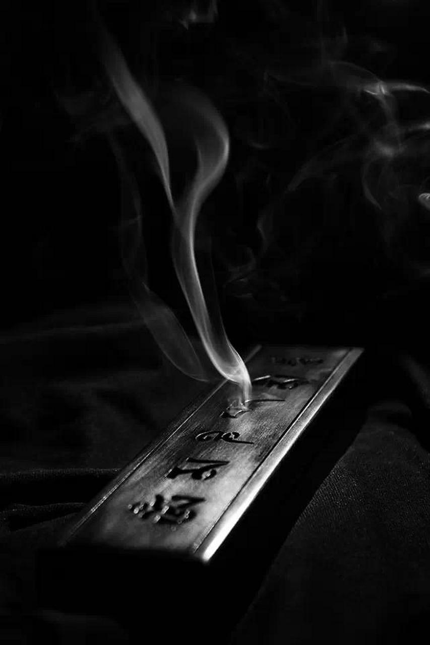 难受的时候哭是三流,难受的时候忍是二流,难受的时候笑是一流