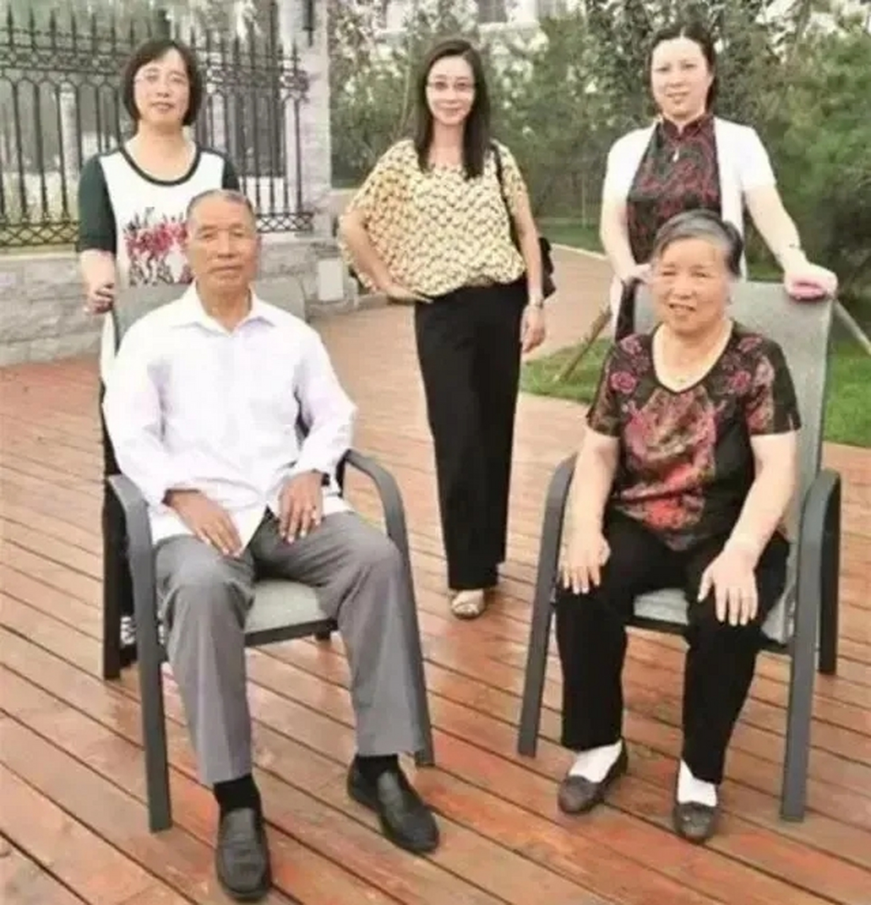 李彦宏和大姐三姐都毕业于北京大学!