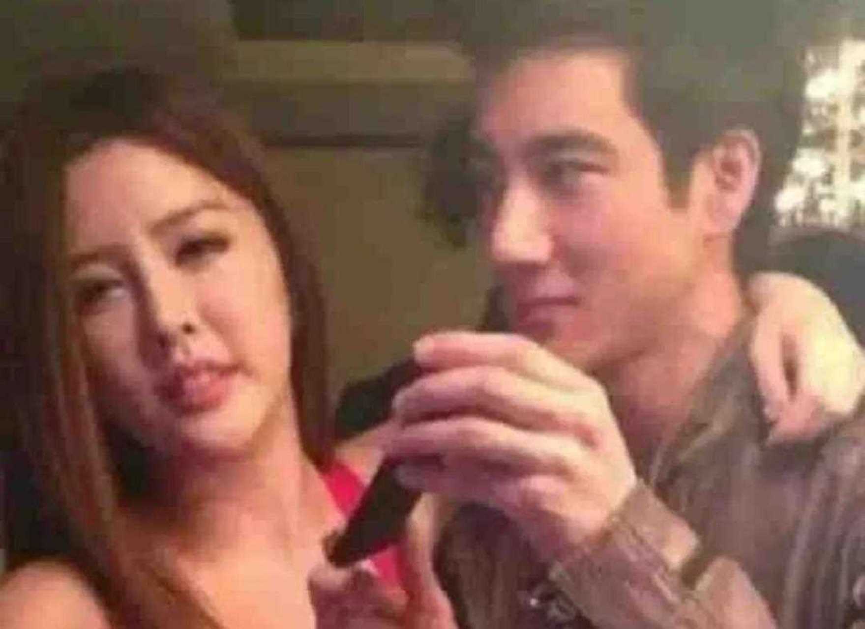 靓蕾,这通天修为天塌地陷紫金锤…… 从前的李靓蕾已不在了,现在是钮