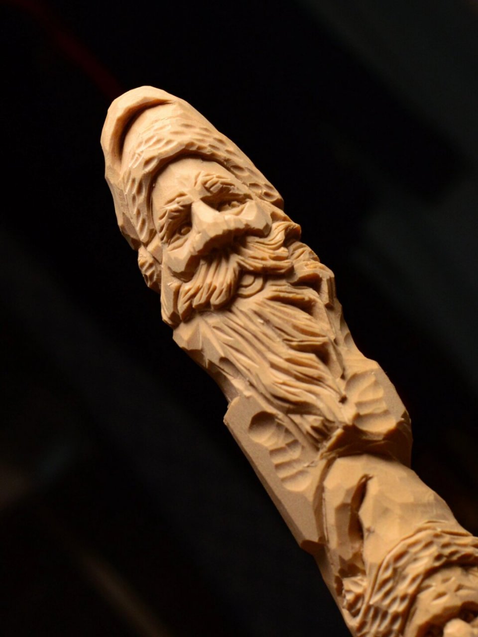 来一组正经的圣诞老人  椴木似乎是最适合雕刻的木头.