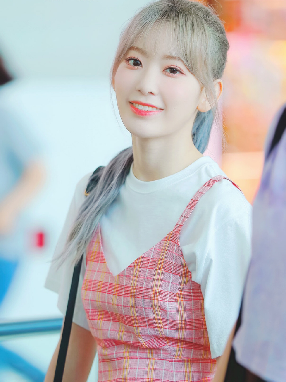 日系少女豆韩系穿搭style 宫脇咲良机场私服穿搭分享 日本在韩发展的