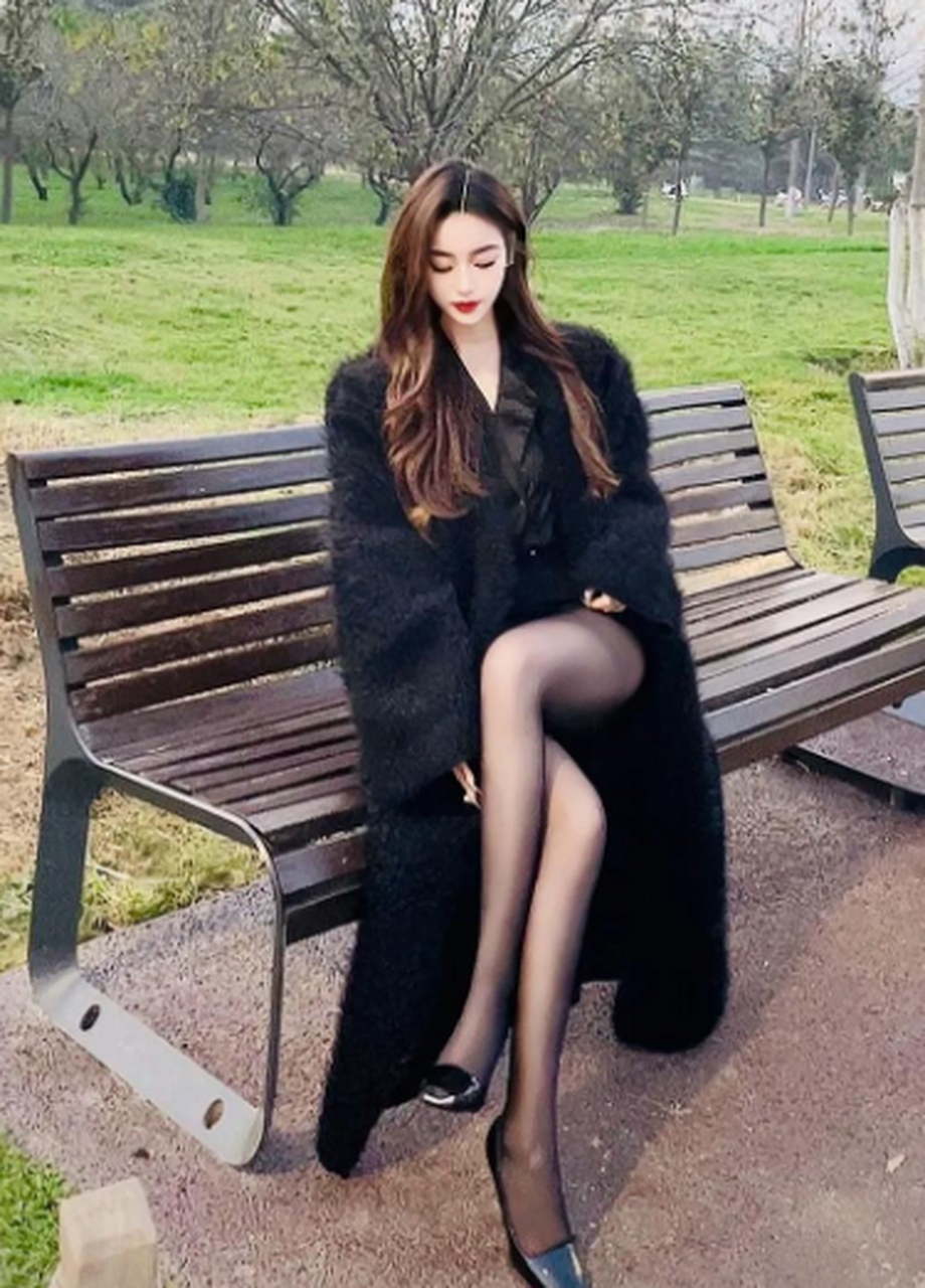 黑色丝袜大长腿,绝美#女士衣服