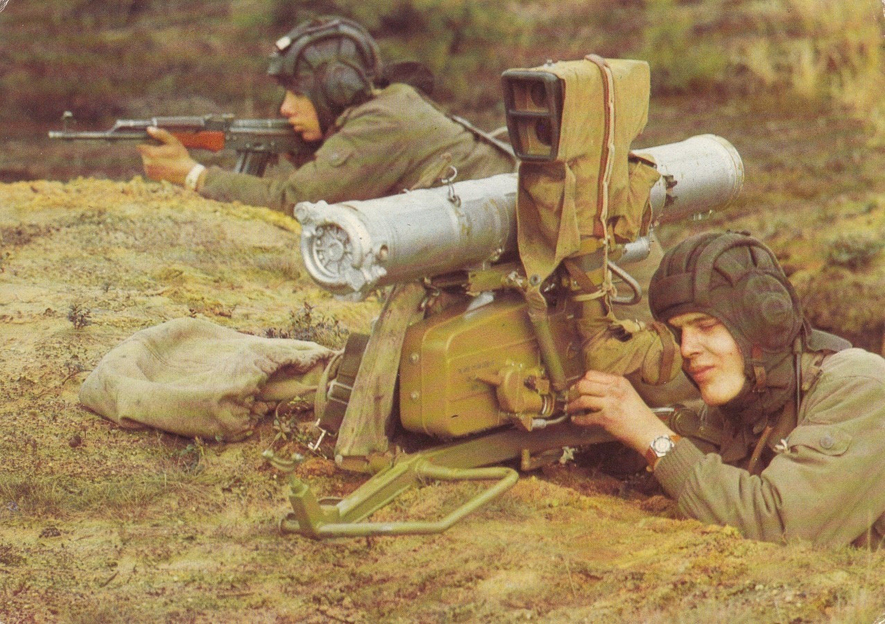 俄制at-4 spigot(亦称"塞子")反坦克导弹 #武器# #武器装备# #军事