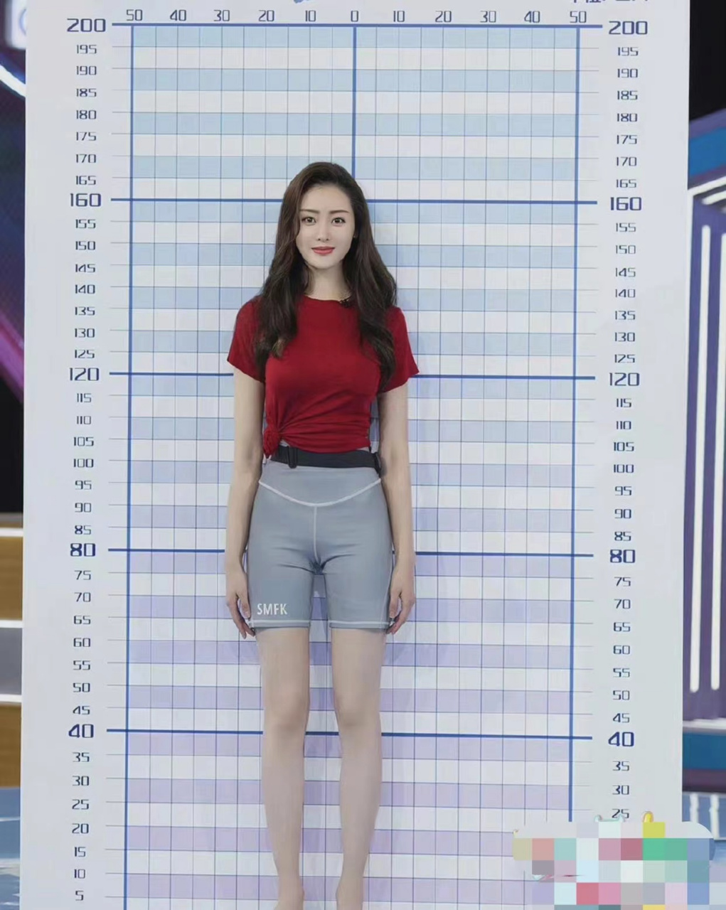 张天爱赤脚身高都有168,穿上高跟鞋都得有175了吧,这长胳臂长腿的,真