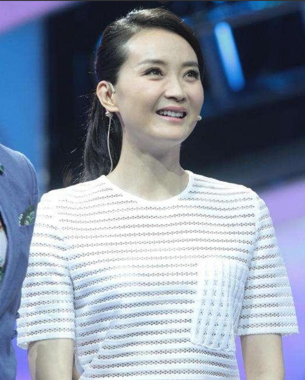 疑是富豪老公被抓  12月份,有一知名娱记在社媒上曝光了圈内有"w"姓