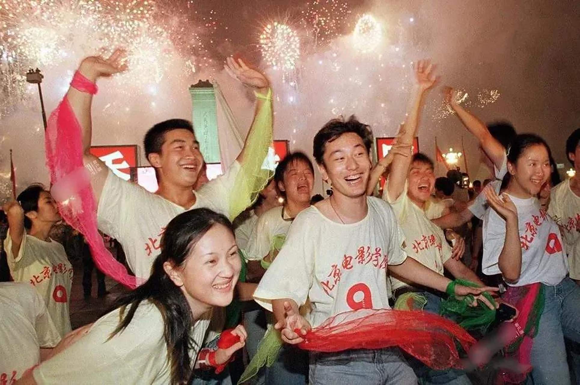 1997年,香港回归中国,北京市内处处欢庆.