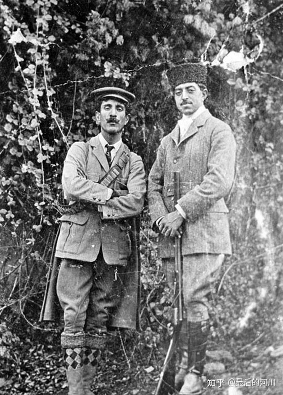 1919年2月28日 阿曼努拉登上阿富汗王位  1919年2月28日,青年阿富汗党