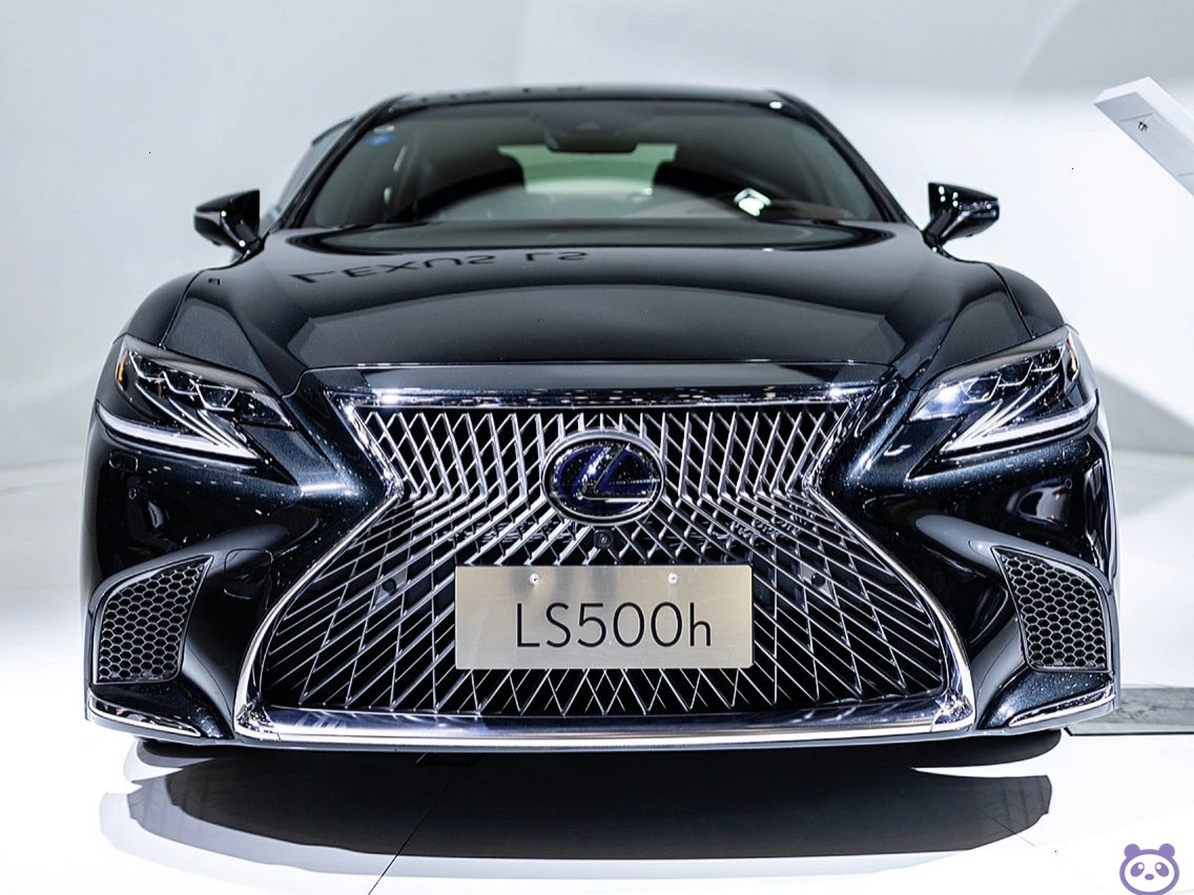 每天认识一辆车:雷克萨斯ls500h.