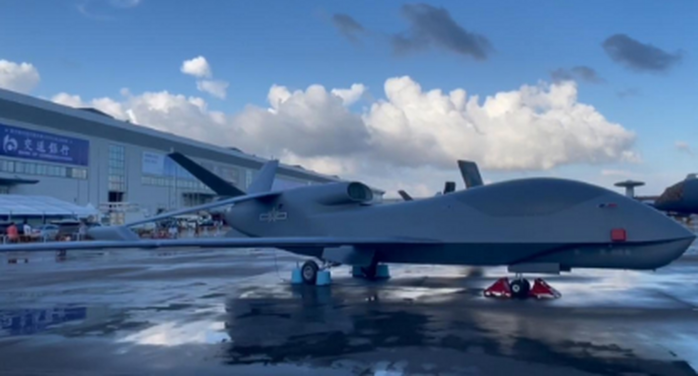 无侦7首次飞越"海峡中线",台退将:以大陆为主战场 无侦7无人机在解放